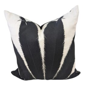 Cushion White w black palm