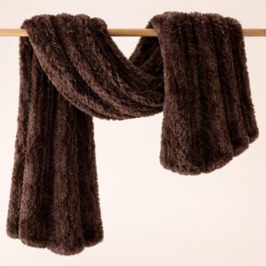 Muich Feather Yarn Throw Chocolate